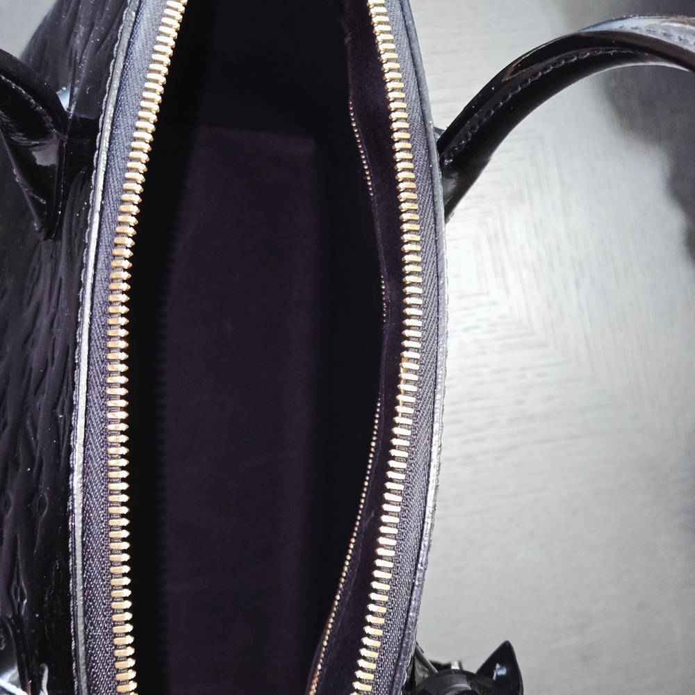 Louis Vuitton Monogram Vernis Lockit in Black Patent Leather Satchel - Picture 7 of 10